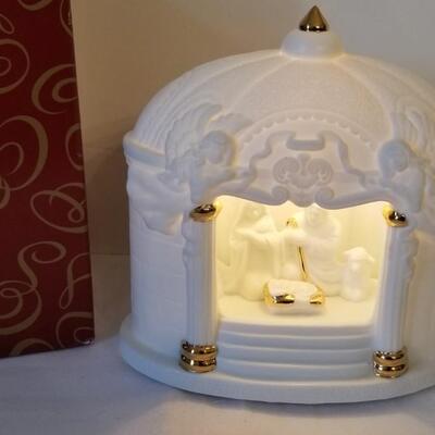 Lot #80  San Francisco Music Box Company - Christmas Nativity