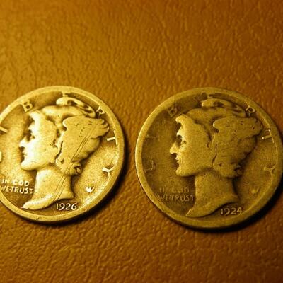 2- 1924 and 1926 Mercury silver dimes.