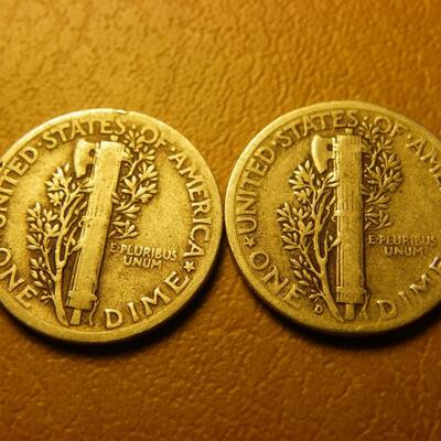 2- 1939 and 1944 Mercury silver dimes.