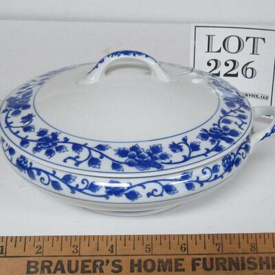 Nice Quality Vintage Royal Sometuke Nippon Covered Casserole