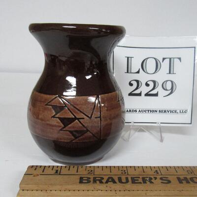 Native American Pottery, Oismdunts (or similar) SP RC SD For Sioux Pottery Rapid City South Dakota