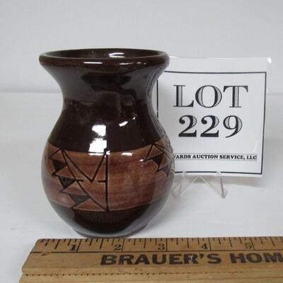 Native American Pottery, Oismdunts (or similar) SP RC SD For Sioux Pottery Rapid City South Dakota