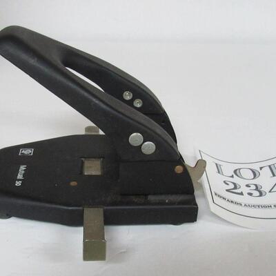 Older 2 Hole Punch, All Metal, Works Great