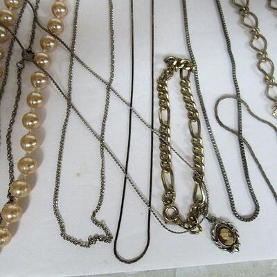 Large Lot of Well Used Jewelry, Braclets, Necklaces, Unsigned