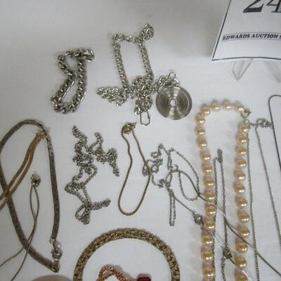 Large Lot of Well Used Jewelry, Braclets, Necklaces, Unsigned