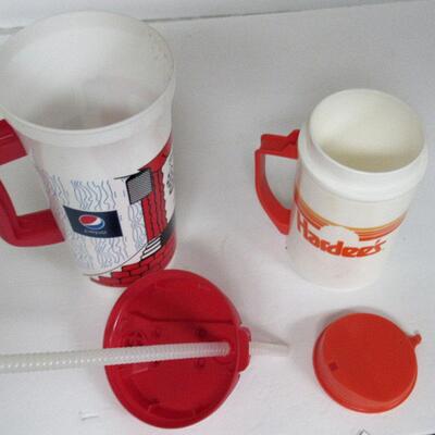 2 Plastic Drinking Containers With Covers, Hardees, Sturgeon Bay Cimena/Pepsi