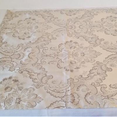 Lot #90  Set of 8 WATERFORD Dinner Napkins