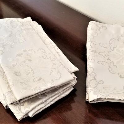 Lot #90  Set of 8 WATERFORD Dinner Napkins