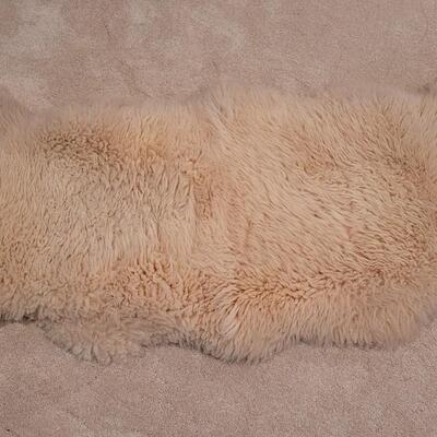 Lot 420: Large Sheep Skin Rug