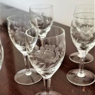 Lot #102  8 Vintage Acid-Etched Cordials