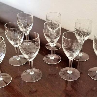 Lot #102  8 Vintage Acid-Etched Cordials