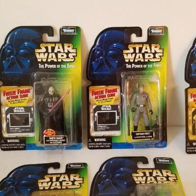 Lot #108  Star Wars : Power of the Force Action Figures - 9 pieces