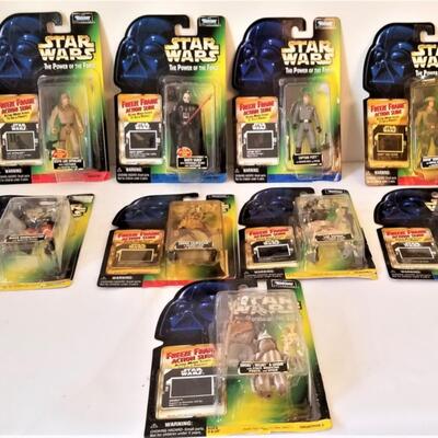 Lot #108  Star Wars : Power of the Force Action Figures - 9 pieces