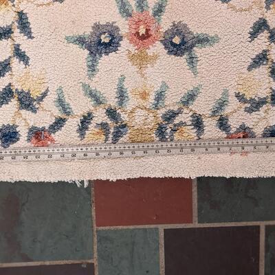 Entry or hallway rug, great shape and colors!