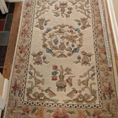 Entry or hallway rug, great shape and colors! 2