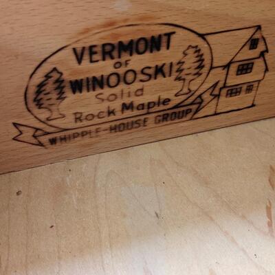 Beautiful Maple hutch in great condition