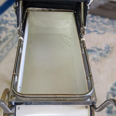 Vintage English Pram, great condition