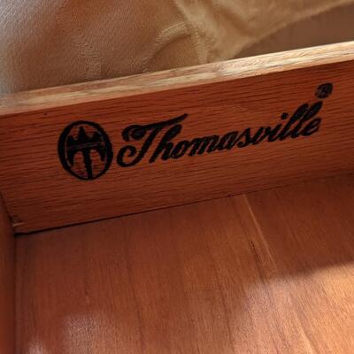 Very Nice Thomasville solid wood end table