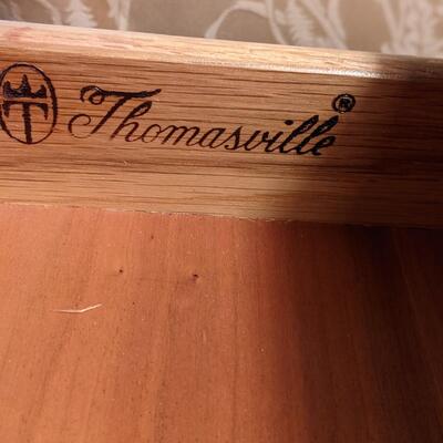 Very Nice Thomasville solid wood end table 2