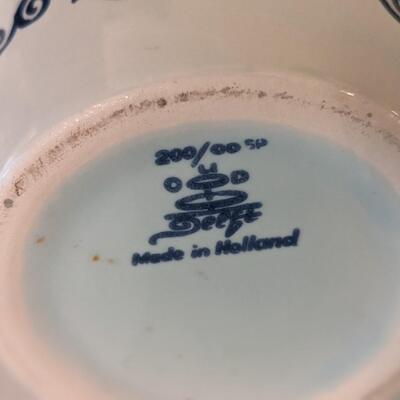 Old Dutch Delft Carolina Apothecary Jar