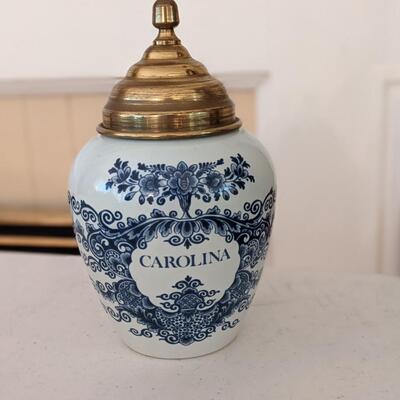 Old Dutch Delft Carolina Apothecary Jar