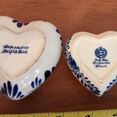 Delft hearts