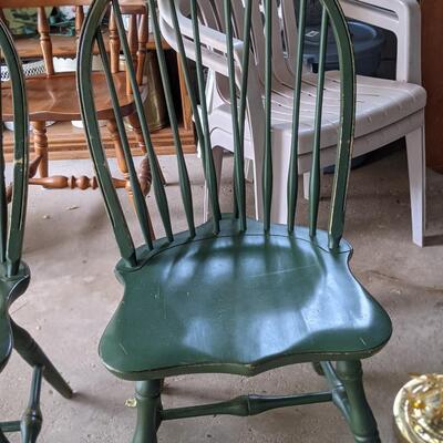 Well made Vintage spindle chair