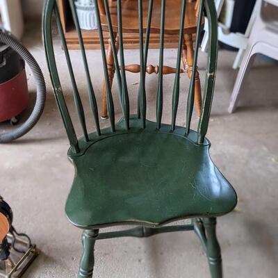 Well made Vintage spindle chair 2