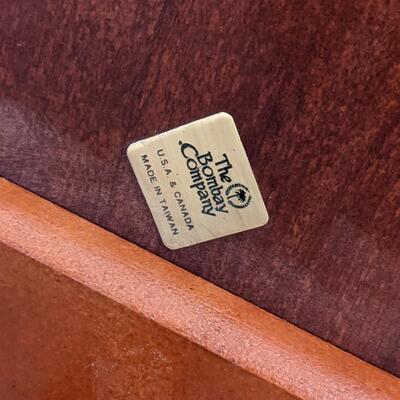 Simple but elegant mahogony side table