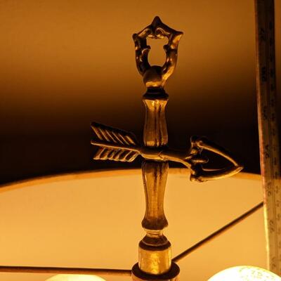 Nice Colonial table lamp