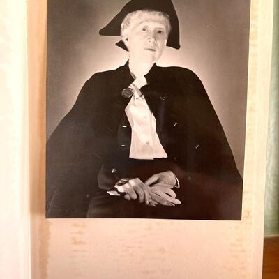 LOT 54 - Marianne Moore - Fables of La Fontaine - Photograph