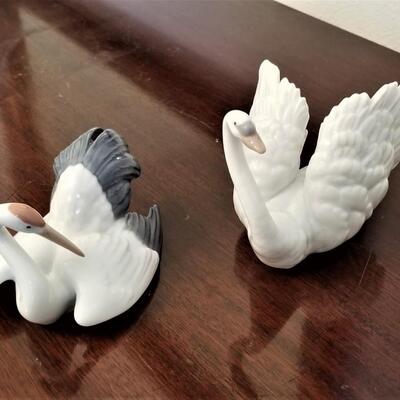 Lot #128 Two LLADRO figurines - Birds