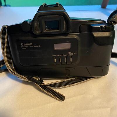 Canon 35 mm camera EOS 650 with accessories