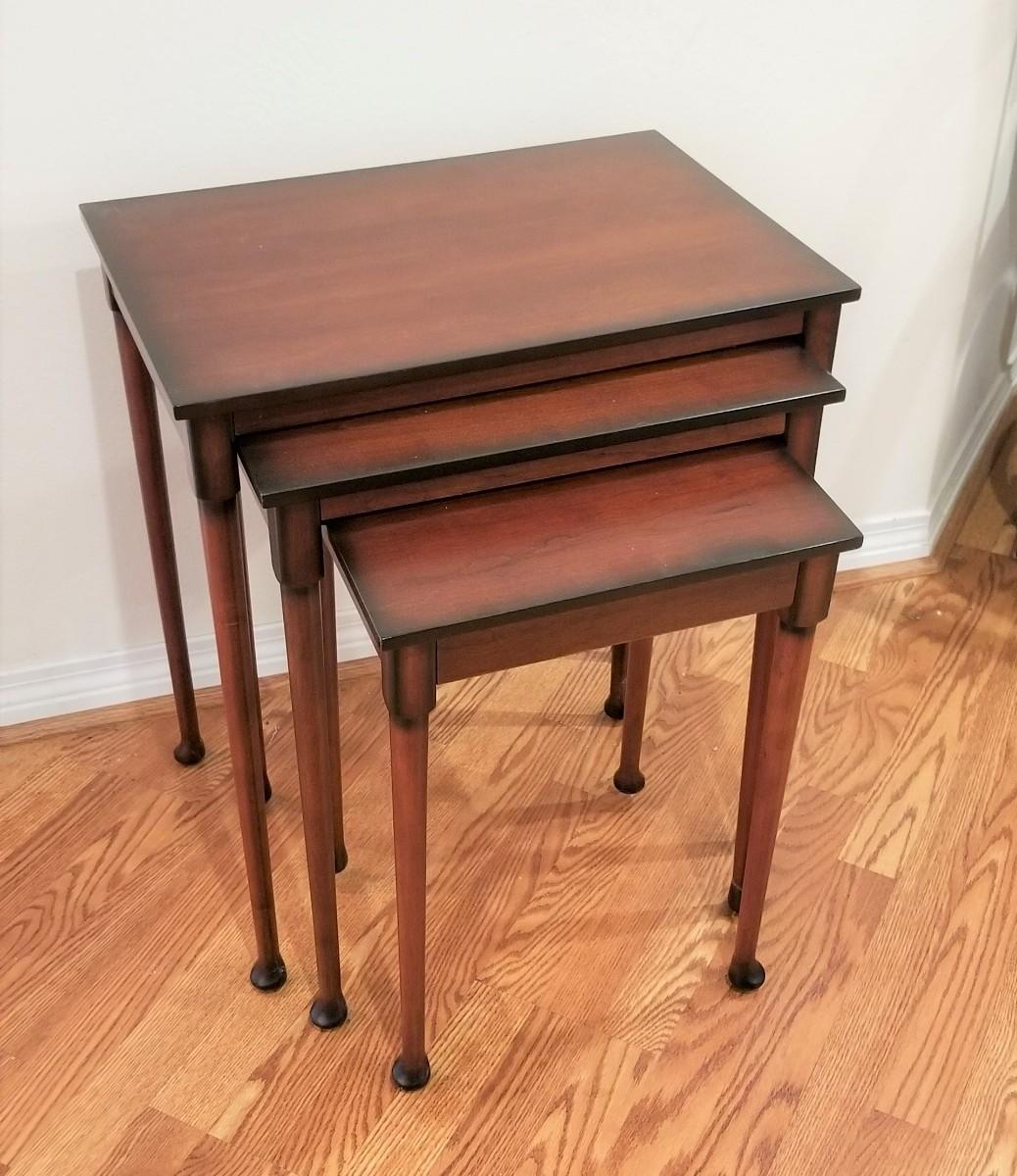 Lot 140 Set of Queen Anne Style Nesting Tables