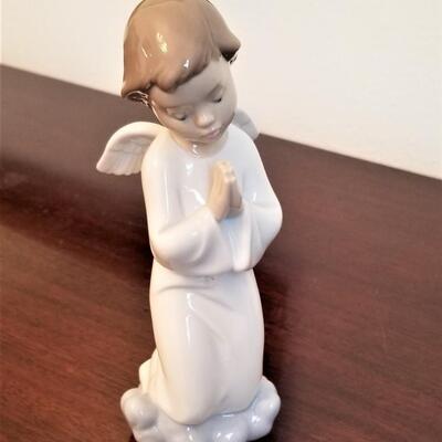 Lot #147  LLADRO NAO Figurine - Praying Angel
