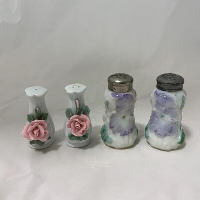 [26] VINTAGE | Two Sets Salt and Pepper Shakers | Victorian Hand Painted