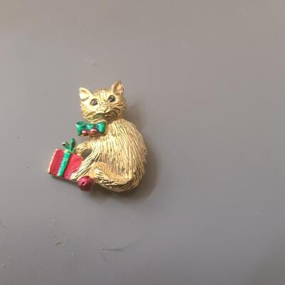 Christmas Cat Pin