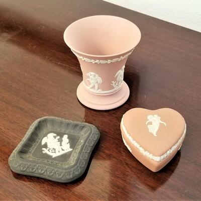Lot #164  Three pieces of Wedgwood Jasperware
