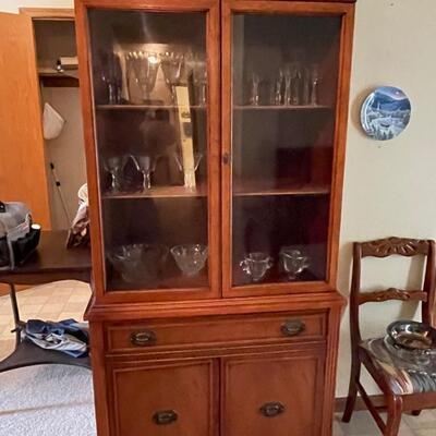 China Cabinet / upright double door 