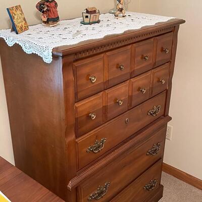 Drexel Chest of drawers