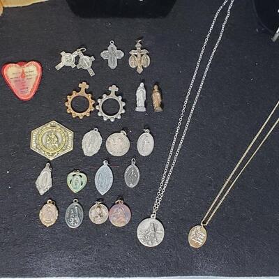 75 - Religious Accessories and Items
