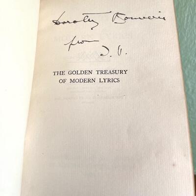 LOT 70 - Antique Book - Golden Treasury of Modern Lyrics 1924