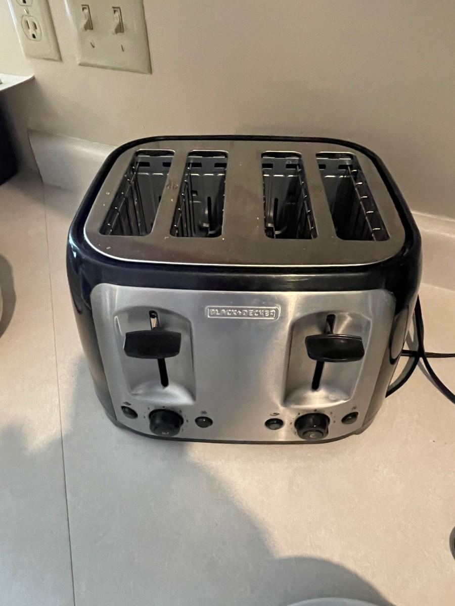 Black & Decker 4 slot toaster