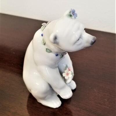 Lot #178  Two pieces LLADRO - figurines