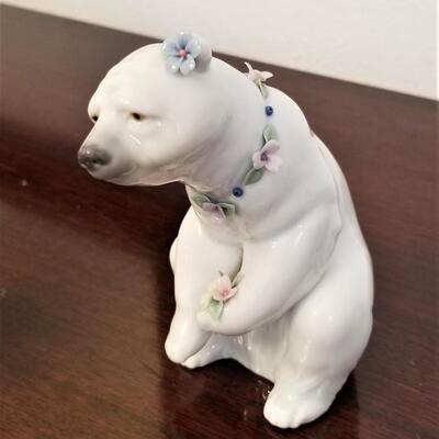 Lot #178  Two pieces LLADRO - figurines