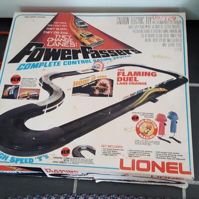 Lionel Power Passer Track & Controllers  