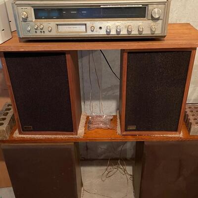 Vintage audio / receiver and 4 speakers