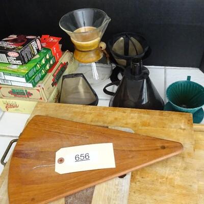 LOT 656  KITCHEN ITEMS AND CUTTING BOARDS