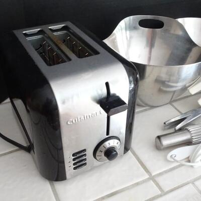 LOT 627  CUISINART TOASTER AND COOKING ITEMS