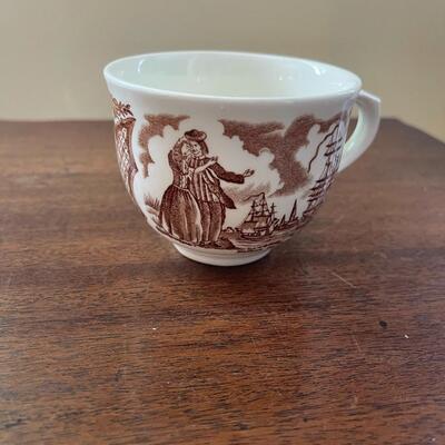LOT 84 - Tea Cups and Saucers, Alfred Meakin, Fair Winds, 21 tea cups/26 saucers